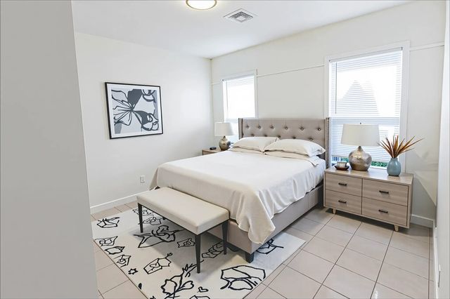 32 Sykes Street, Warwick, RI 02886