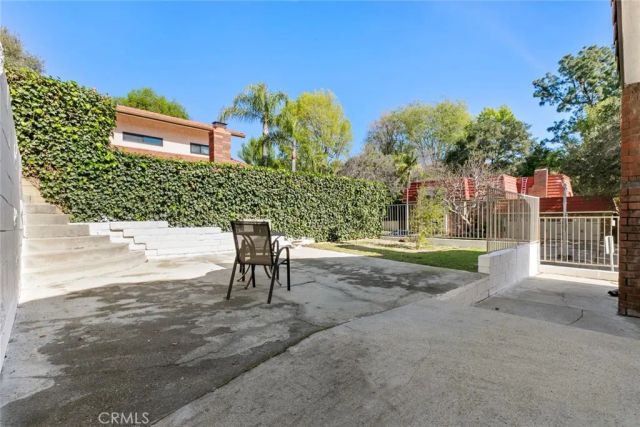 1321 Greenbriar Road, Glendale, CA 91207