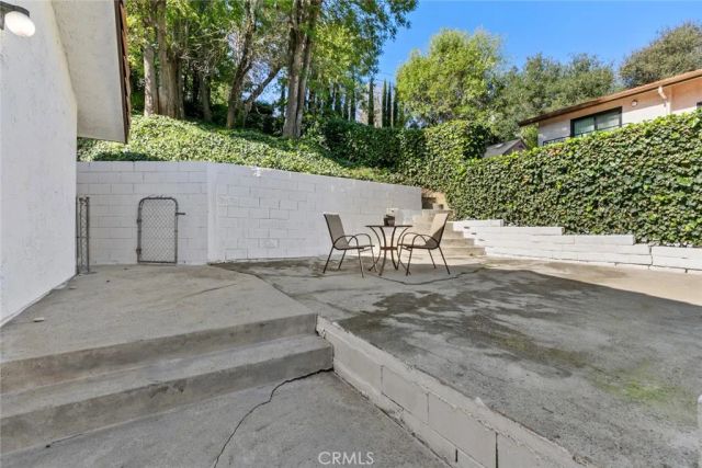 1321 Greenbriar Road, Glendale, CA 91207