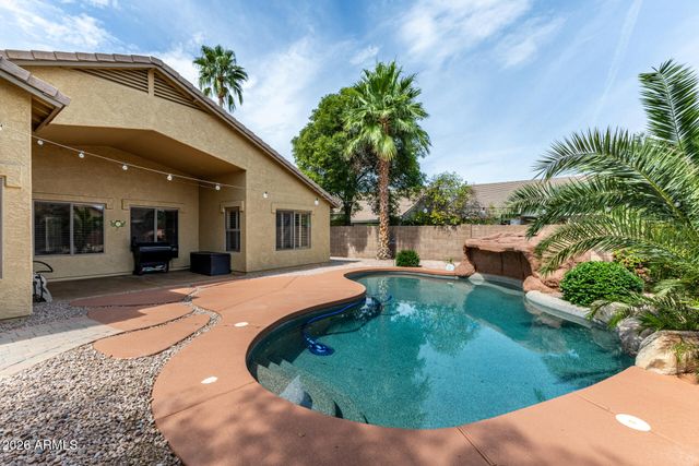 1521 S VELERO Place, Chandler, AZ 85286