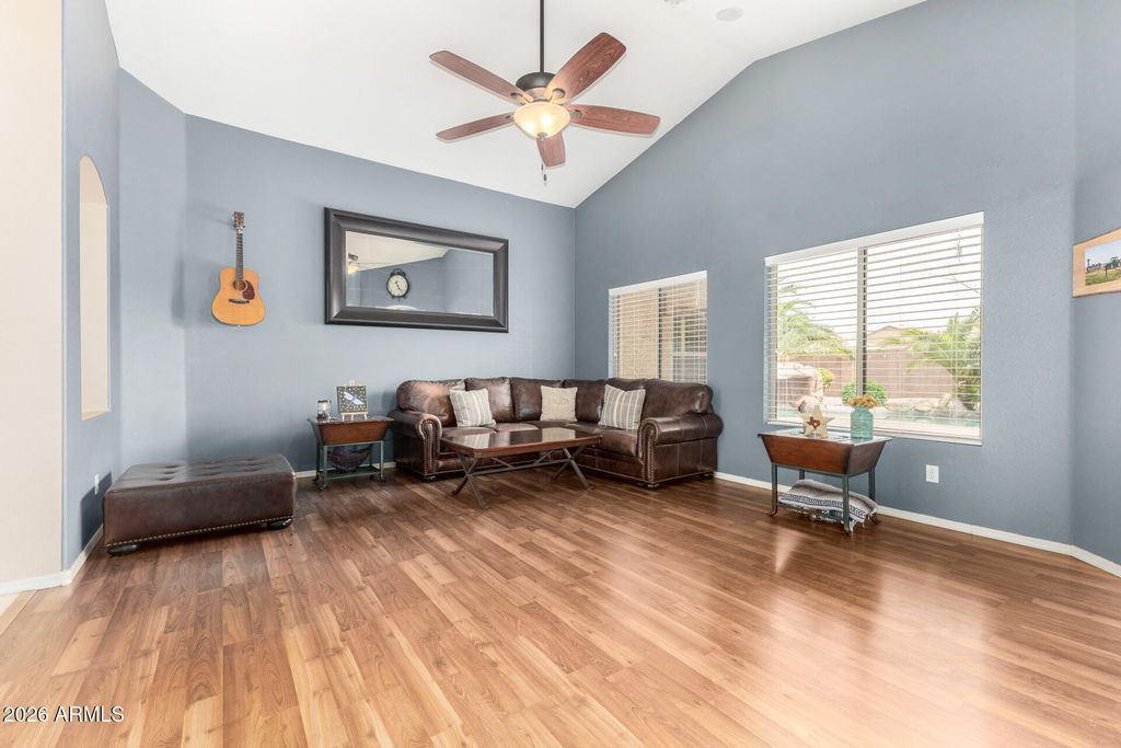 Image 10 of property listing at 1521 S VELERO Place, Chandler, AZ 85286