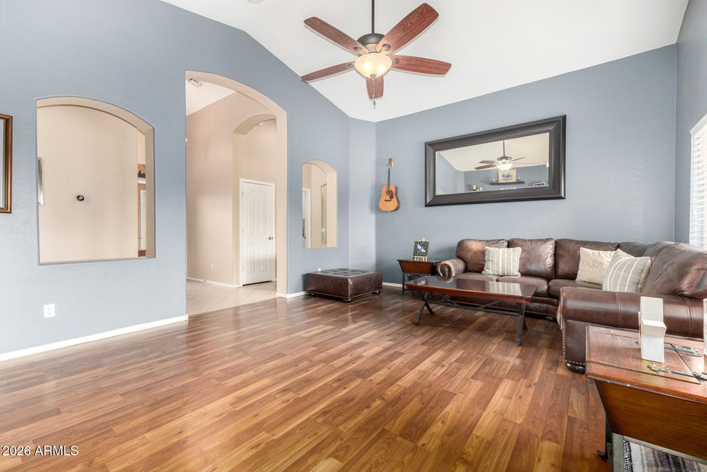 Image 11 of property listing at 1521 S VELERO Place, Chandler, AZ 85286