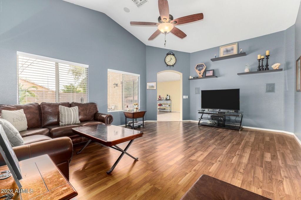 Image 12 of property listing at 1521 S VELERO Place, Chandler, AZ 85286
