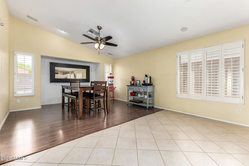 Image 14 of property listing at 1521 S VELERO Place, Chandler, AZ 85286