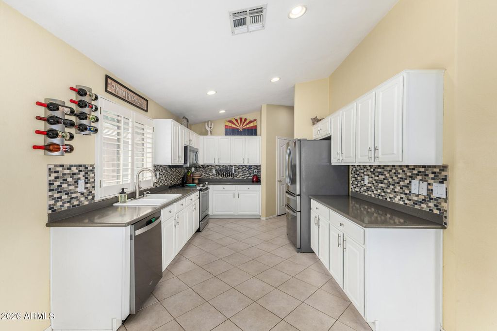 Image 15 of property listing at 1521 S VELERO Place, Chandler, AZ 85286