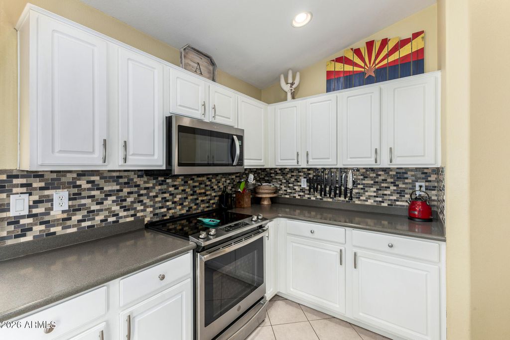Image 16 of property listing at 1521 S VELERO Place, Chandler, AZ 85286