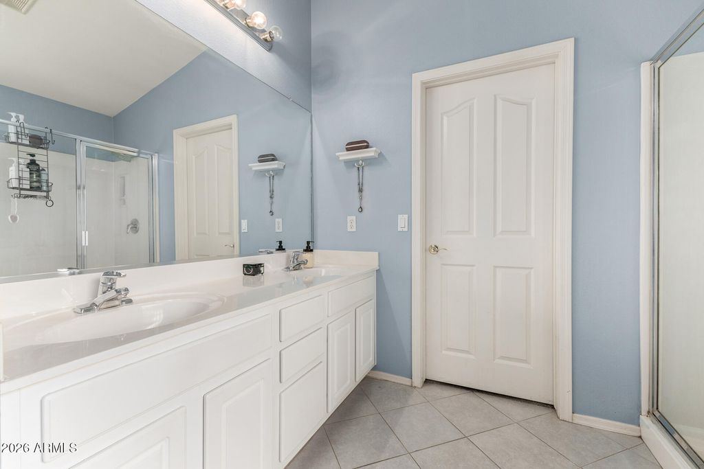 Image 20 of property listing at 1521 S VELERO Place, Chandler, AZ 85286