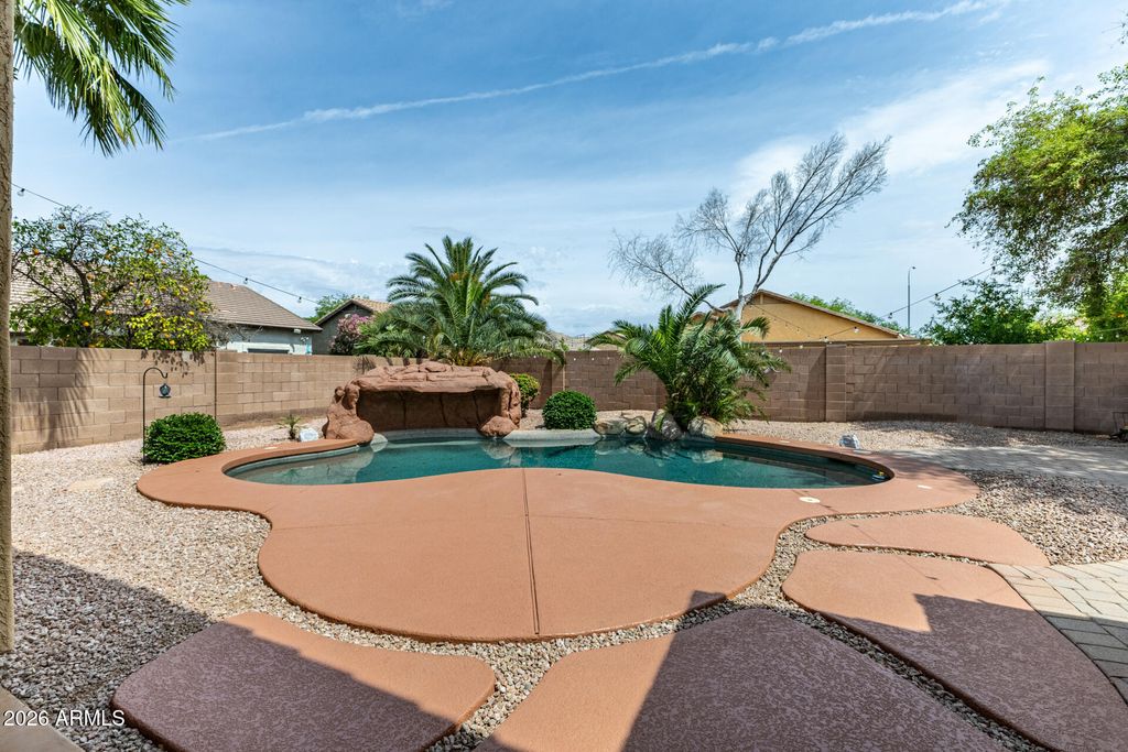 Image 35 of property listing at 1521 S VELERO Place, Chandler, AZ 85286