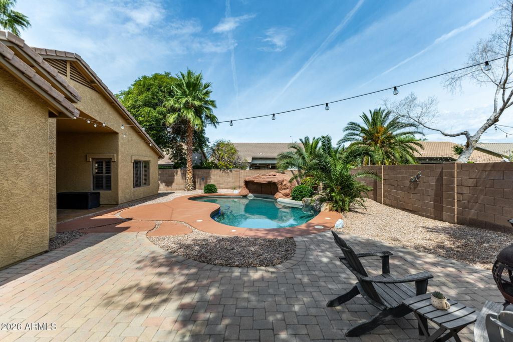 Image 36 of property listing at 1521 S VELERO Place, Chandler, AZ 85286