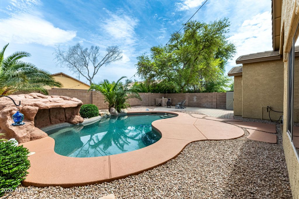 Image 40 of property listing at 1521 S VELERO Place, Chandler, AZ 85286