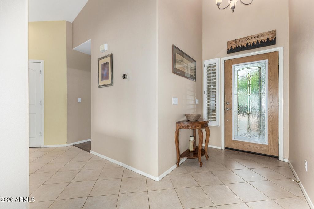 Image 9 of property listing at 1521 S VELERO Place, Chandler, AZ 85286
