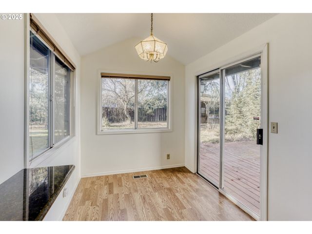 1811 Ne 56TH Ave, Hillsboro, OR 97124