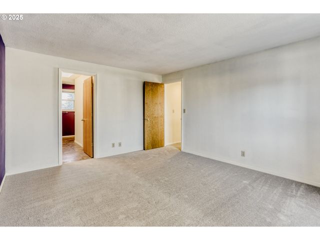 1811 Ne 56TH Ave, Hillsboro, OR 97124