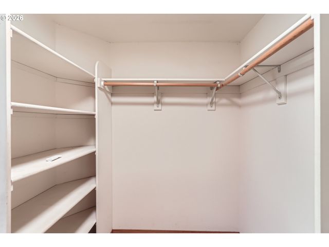 1811 Ne 56TH Ave, Hillsboro, OR 97124