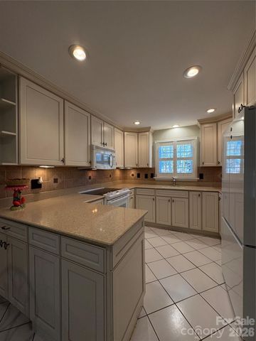 2800 Spring Valley Road, Charlotte, NC 28210