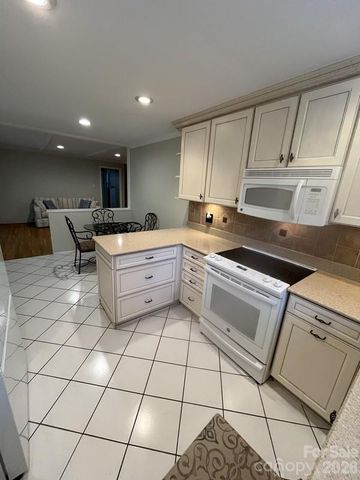 2800 Spring Valley Road, Charlotte, NC 28210