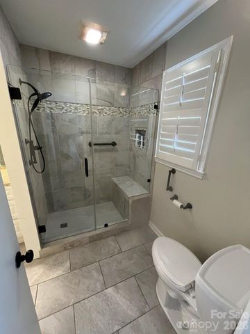 2800 Spring Valley Road, Charlotte, NC 28210