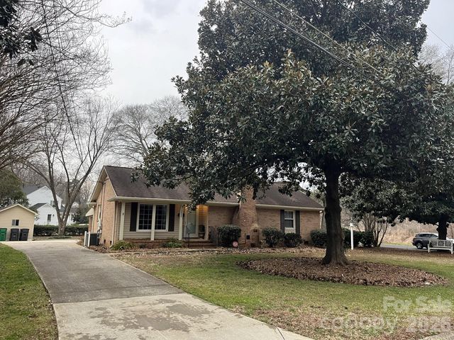 2800 Spring Valley Road, Charlotte, NC 28210