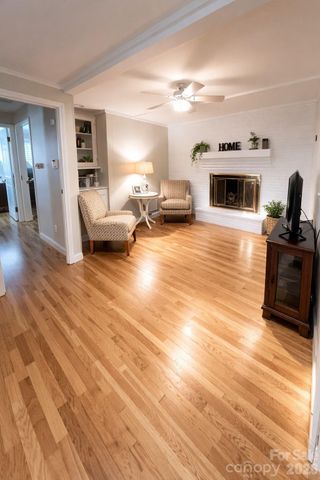 2800 Spring Valley Road, Charlotte, NC 28210