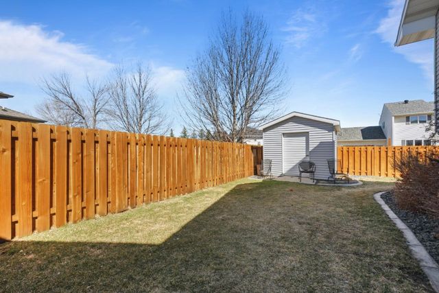 809 15th AVE SE, Minot, ND 58701