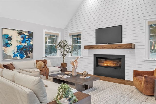 34 Stratford Road, Needham, MA 02492