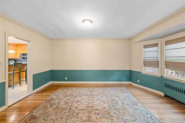 67 Raymond Place, Hewlett, NY 11557