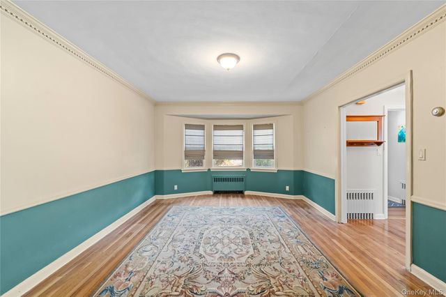 67 Raymond Place, Hewlett, NY 11557