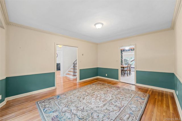 67 Raymond Place, Hewlett, NY 11557