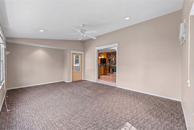 67 Raymond Place, Hewlett, NY 11557