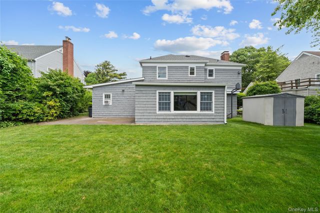67 Raymond Place, Hewlett, NY 11557
