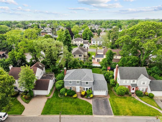 67 Raymond Place, Hewlett, NY 11557