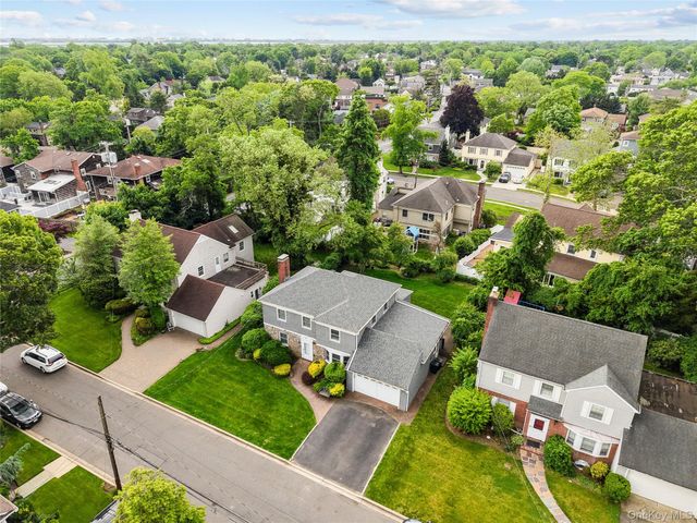 67 Raymond Place, Hewlett, NY 11557