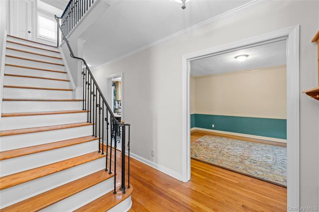 67 Raymond Place, Hewlett, NY 11557