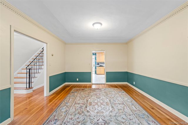 67 Raymond Place, Hewlett, NY 11557