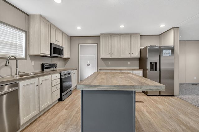 812 White Pond Road, Williston, SC 29853