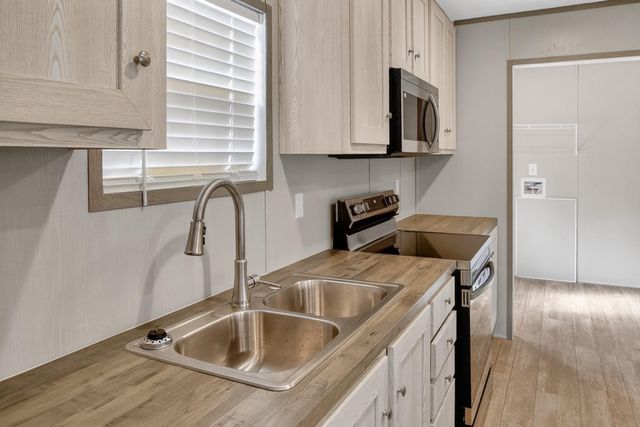 812 White Pond Road, Williston, SC 29853