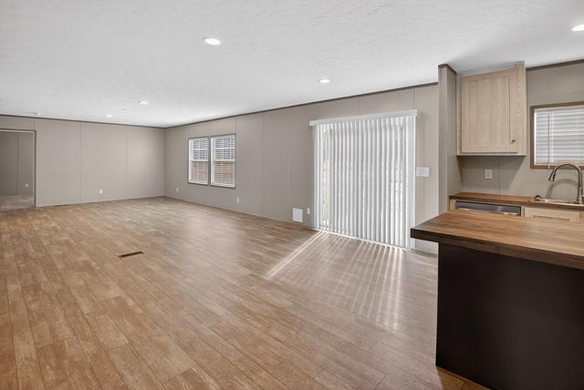 812 White Pond Road, Williston, SC 29853