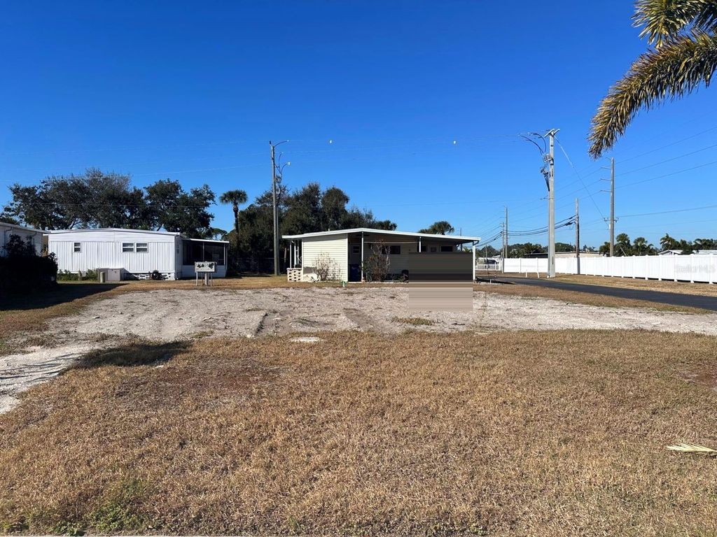 Image 1 of property listing at 5302 CHATEAU LANE, Bradenton, FL 34207