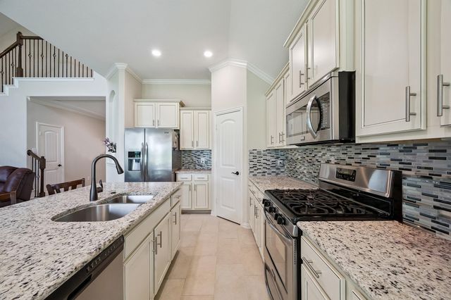 2204 Meadow Wind Drive, Pearland, TX 77089