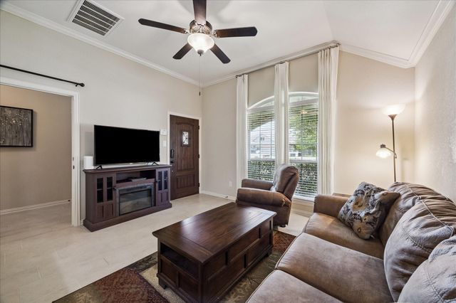 2204 Meadow Wind Drive, Pearland, TX 77089