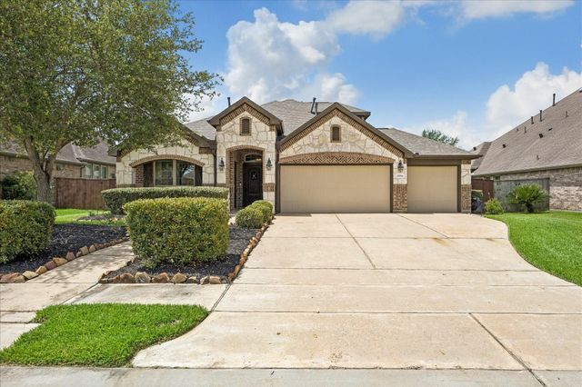2204 Meadow Wind Drive, Pearland, TX 77089
