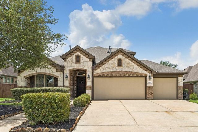 2204 Meadow Wind Drive, Pearland, TX 77089