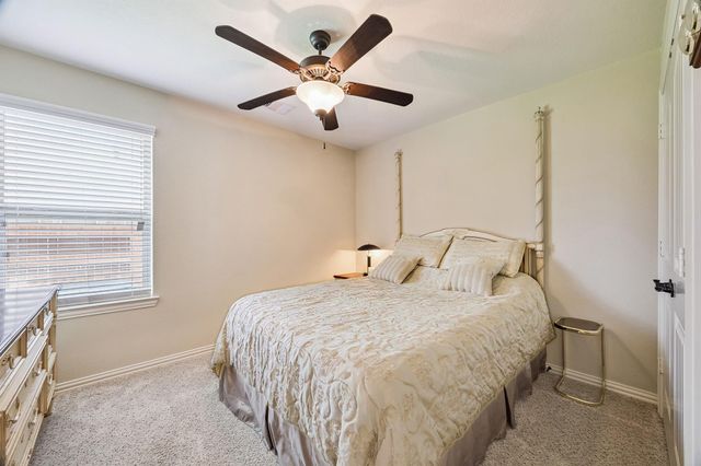 2204 Meadow Wind Drive, Pearland, TX 77089