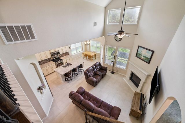 2204 Meadow Wind Drive, Pearland, TX 77089