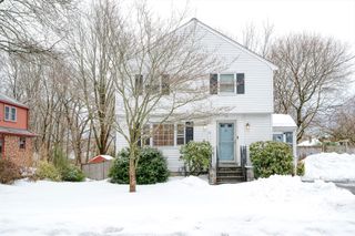 25 Kingman Ave, Mansfield, MA 02048