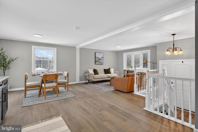 39 1ST ST, Windsor, PA 17366