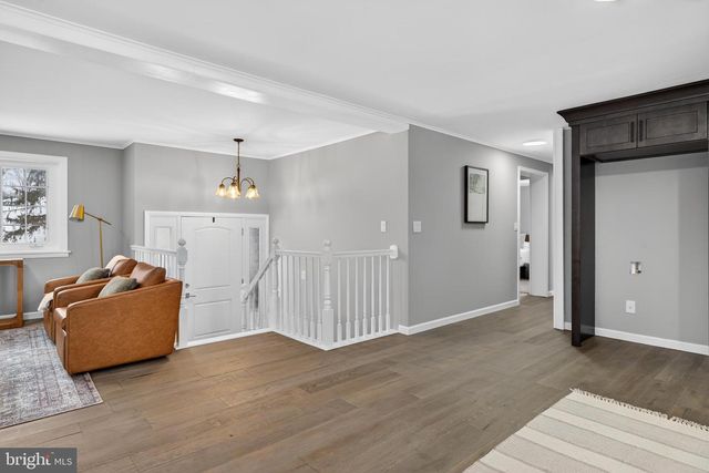 39 1ST ST, Windsor, PA 17366