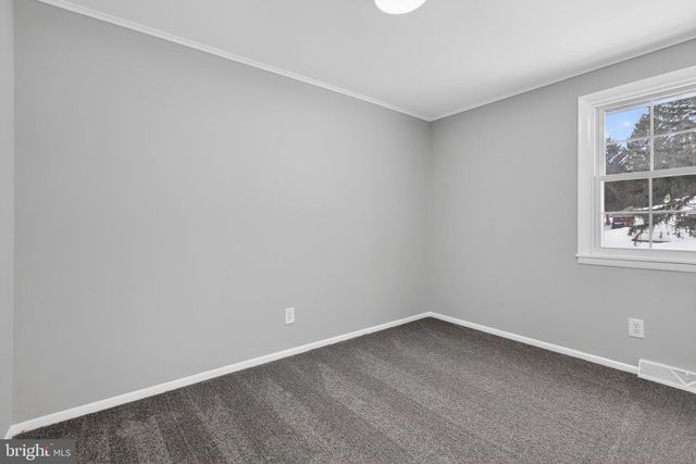 39 1ST ST, Windsor, PA 17366