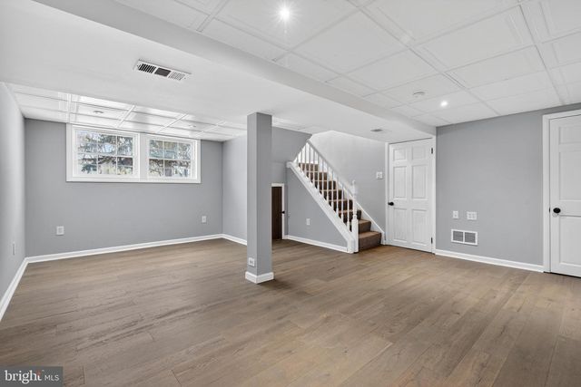 39 1ST ST, Windsor, PA 17366