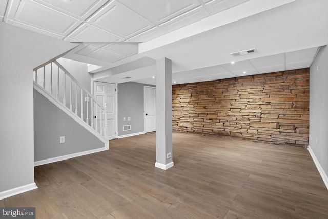 39 1ST ST, Windsor, PA 17366